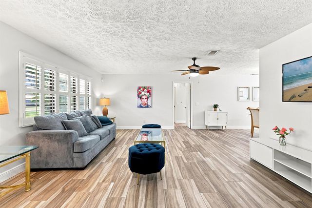 2526 SE Victory Avenue, Port St. Lucie, FL 34952