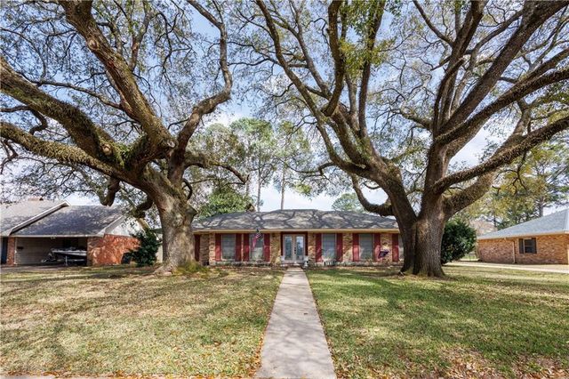 715 TANGLEWOOD Drive, Alexandria, LA 71301