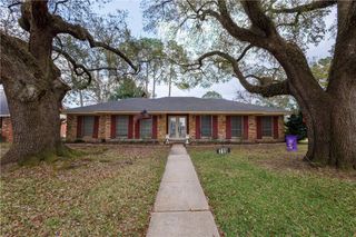 715 TANGLEWOOD Drive, Alexandria, LA 71301