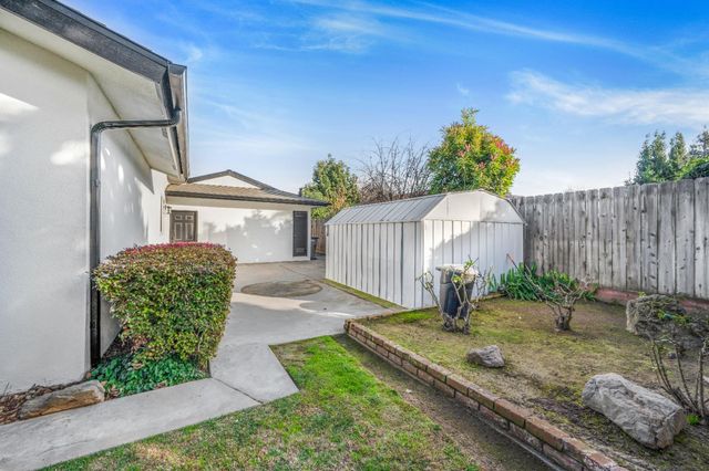 6769 N Hazel Avenue, Fresno, CA 93711