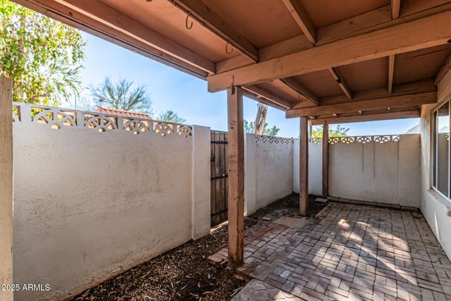 821 E JOAN D ARC Avenue, Phoenix, AZ 85022