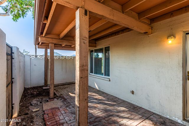 821 E JOAN D ARC Avenue, Phoenix, AZ 85022