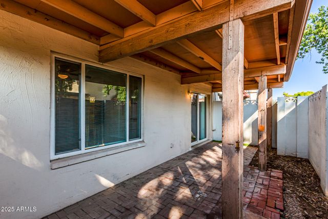 821 E JOAN D ARC Avenue, Phoenix, AZ 85022