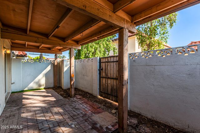 821 E JOAN D ARC Avenue, Phoenix, AZ 85022