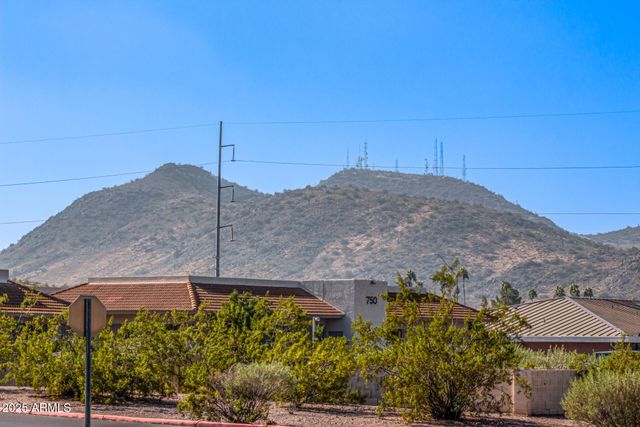 821 E JOAN D ARC Avenue, Phoenix, AZ 85022