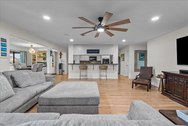 23 Harbor Lane, Kemah, TX 77565