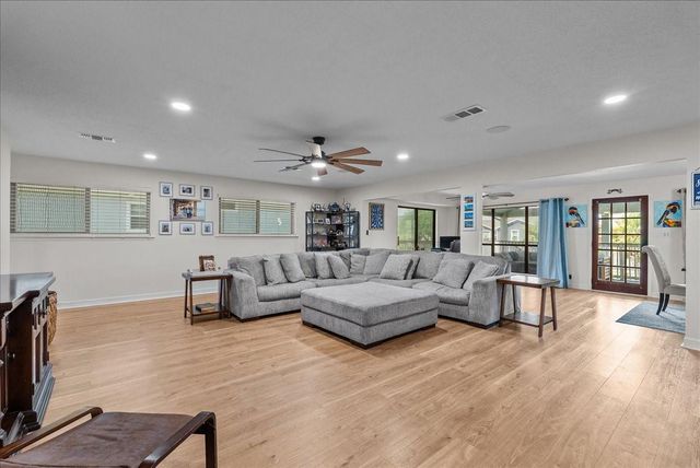 23 Harbor Lane, Kemah, TX 77565