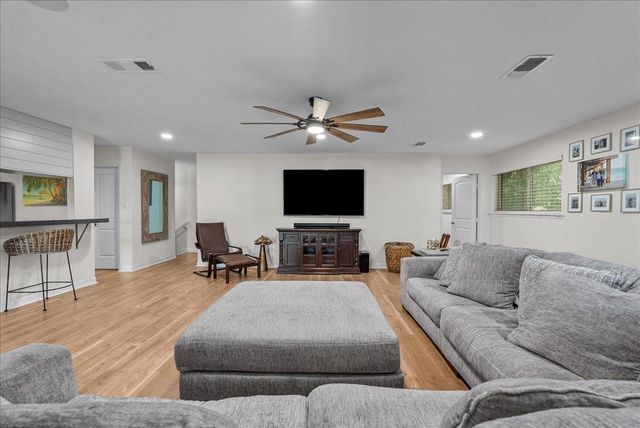 23 Harbor Lane, Kemah, TX 77565