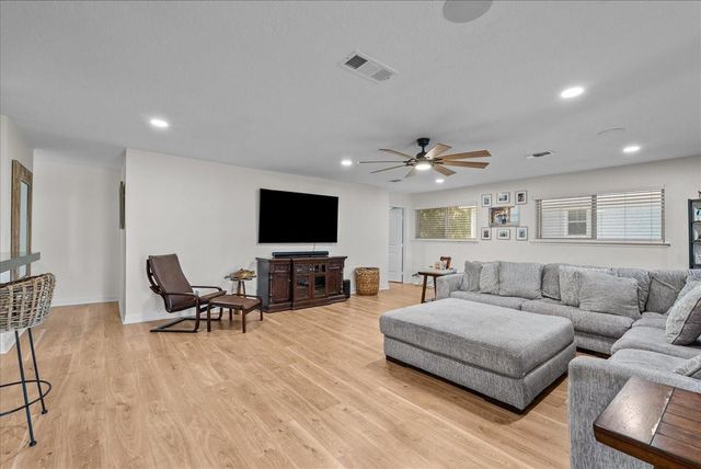 23 Harbor Lane, Kemah, TX 77565