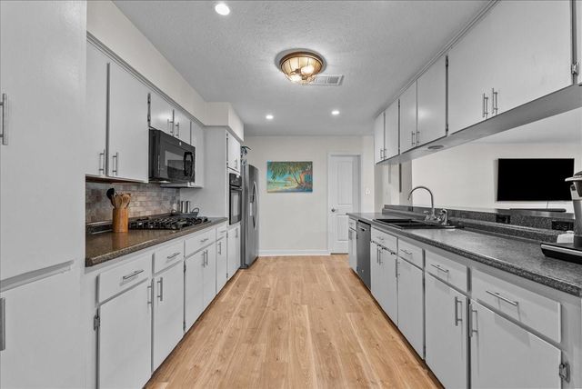 23 Harbor Lane, Kemah, TX 77565