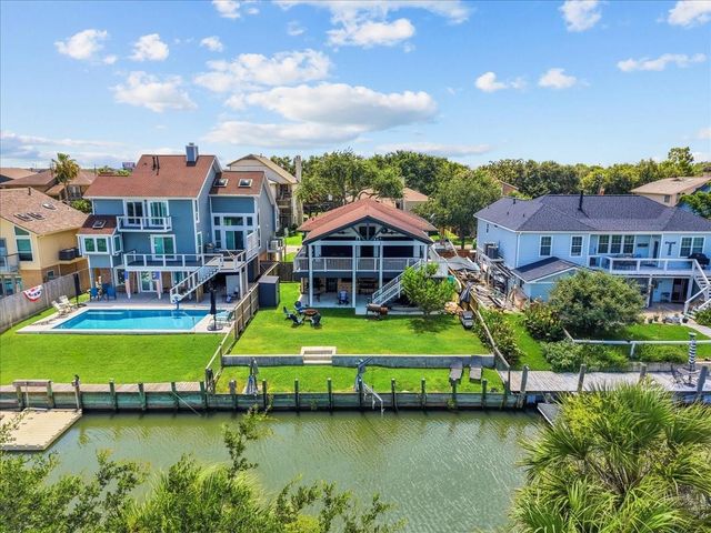 23 Harbor Lane, Kemah, TX 77565