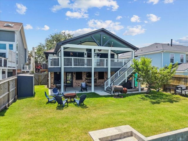 23 Harbor Lane, Kemah, TX 77565