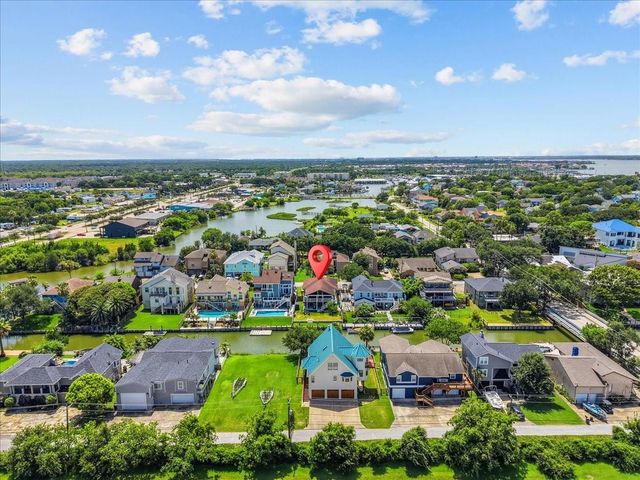 23 Harbor Lane, Kemah, TX 77565