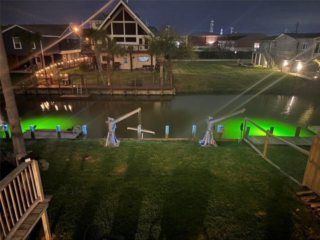 23 Harbor Lane, Kemah, TX 77565