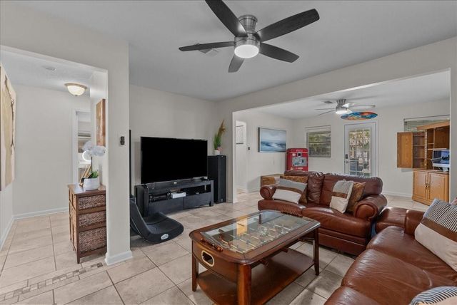 23 Harbor Lane, Kemah, TX 77565