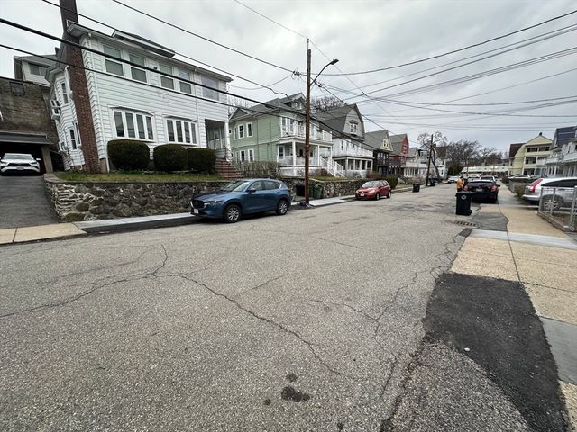 139 Langdon Ave 1, Watertown, MA 02472