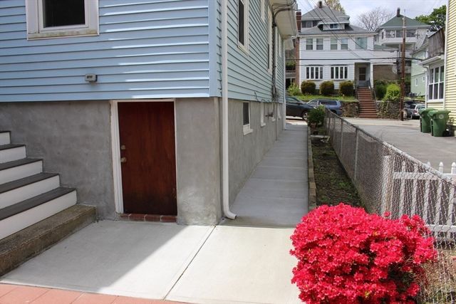 139 Langdon Ave 1, Watertown, MA 02472