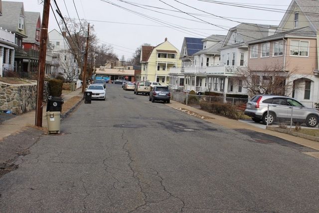 139 Langdon Ave 1, Watertown, MA 02472