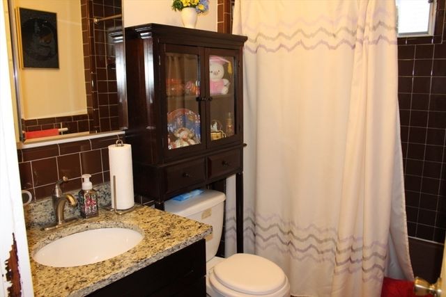 139 Langdon Ave 1, Watertown, MA 02472