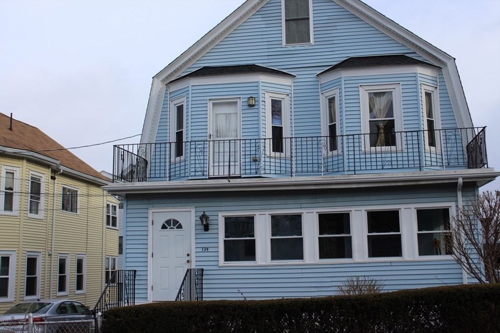 139 Langdon Ave 1, Watertown, MA 02472
