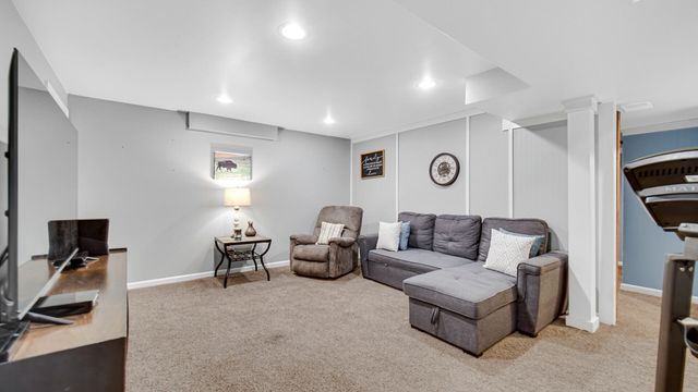 1168 Kinner Drive, Chesterton, IN 46304