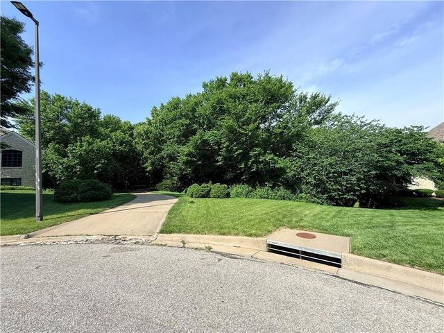 1825 Castle Pine Court, Lawrence, KS 66047