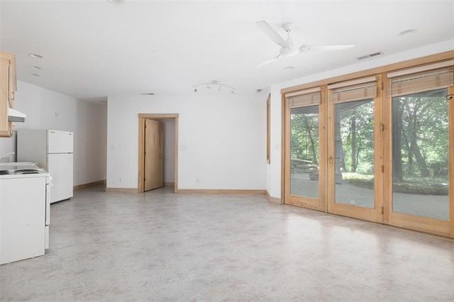 1825 Castle Pine Court, Lawrence, KS 66047