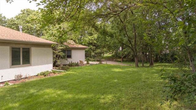 1825 Castle Pine Court, Lawrence, KS 66047