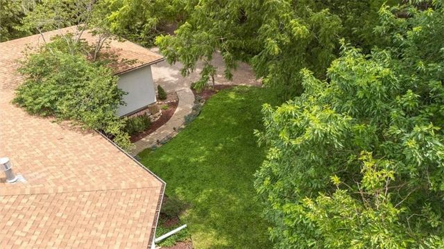 1825 Castle Pine Court, Lawrence, KS 66047
