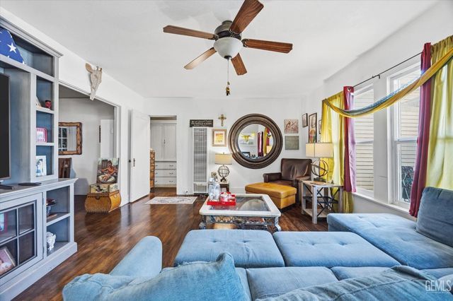 2001 Bank Street, Bakersfield, CA 93304