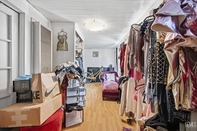 2001 Bank Street, Bakersfield, CA 93304