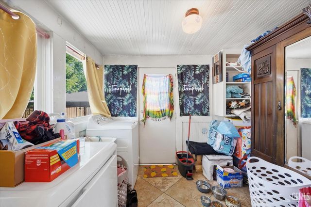 2001 Bank Street, Bakersfield, CA 93304