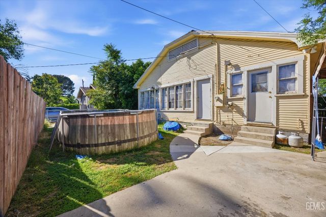 2001 Bank Street, Bakersfield, CA 93304