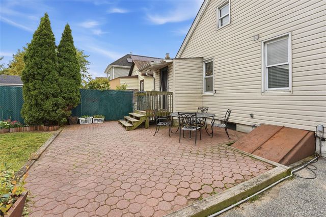 19 Catherine Avenue, Franklin Square, NY 11010
