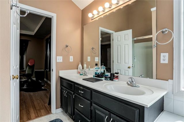 907 SPRUCE Drive, Greenwood, MO 64034