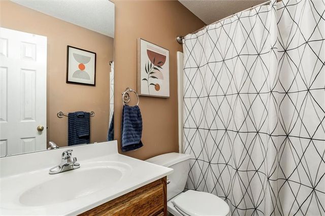 907 SPRUCE Drive, Greenwood, MO 64034