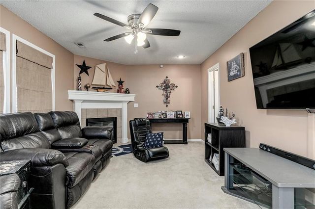 907 SPRUCE Drive, Greenwood, MO 64034