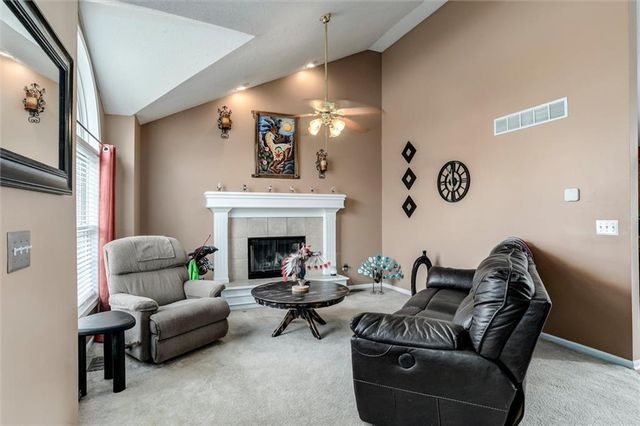 907 SPRUCE Drive, Greenwood, MO 64034