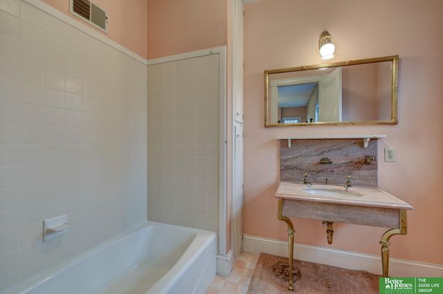 234 W 10th Street, Fremont, NE 68025