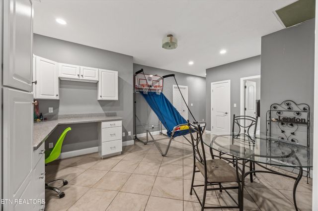 108 Center Park Lane, Oak Ridge, TN 37830