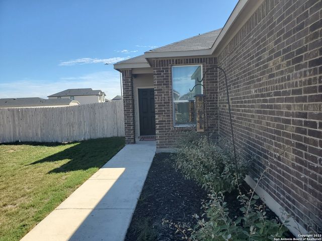 305 DAKOTA CRK, New Braunfels, TX 78130