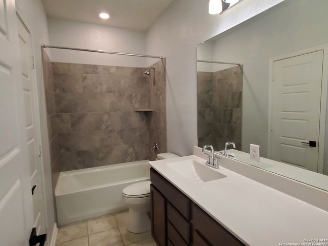 305 DAKOTA CRK, New Braunfels, TX 78130