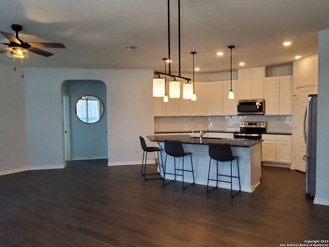 305 DAKOTA CRK, New Braunfels, TX 78130