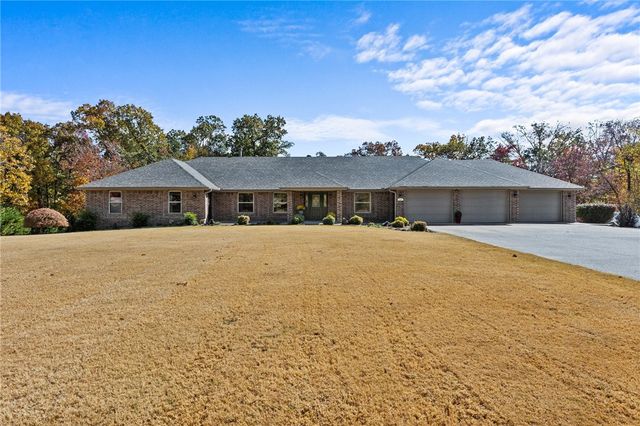 9299 W Forest Hills Drive, Fayetteville, AR 72704