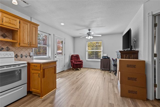 9299 W Forest Hills Drive, Fayetteville, AR 72704