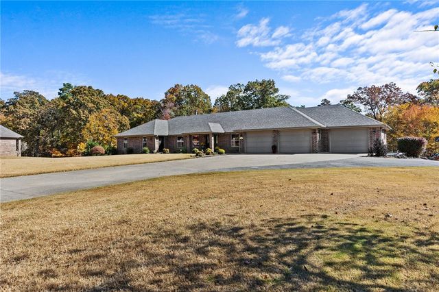 9299 W Forest Hills Drive, Fayetteville, AR 72704