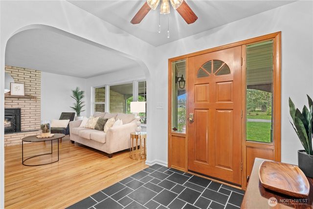 17920 SE Lake Holm Road, Auburn, WA 98092