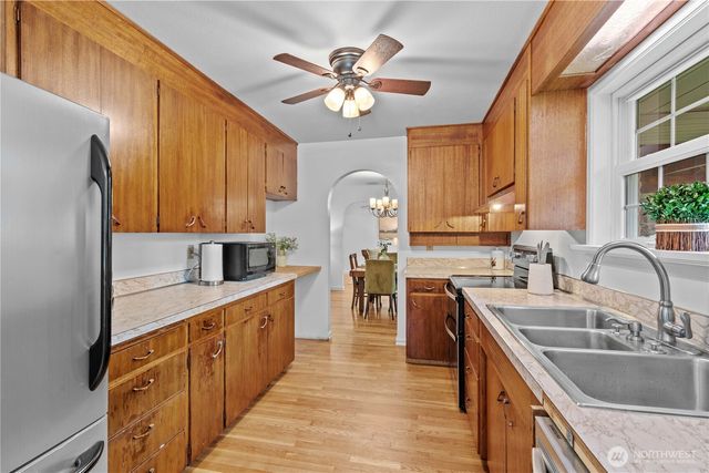 17920 SE Lake Holm Road, Auburn, WA 98092