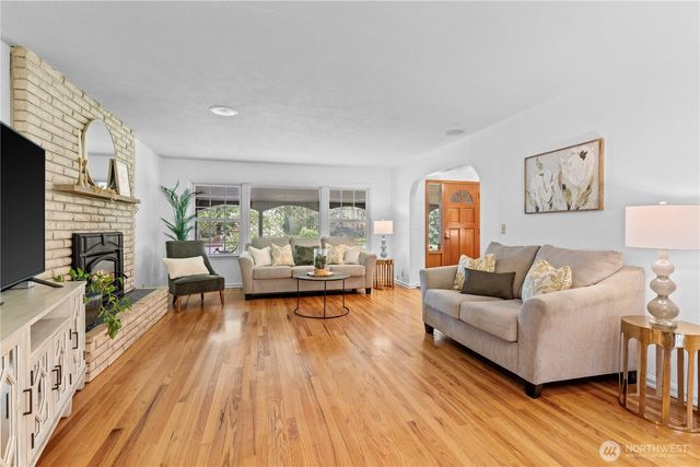 17920 SE Lake Holm Road, Auburn, WA 98092