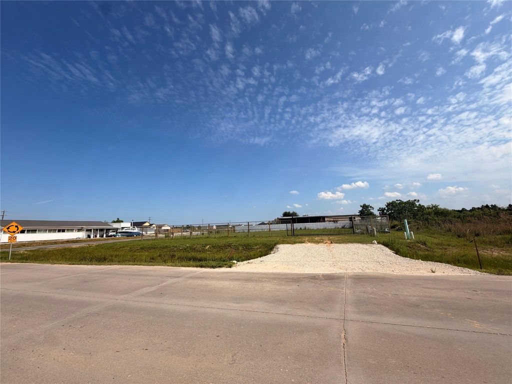 5342 Road 3550, Cleveland, TX 77327